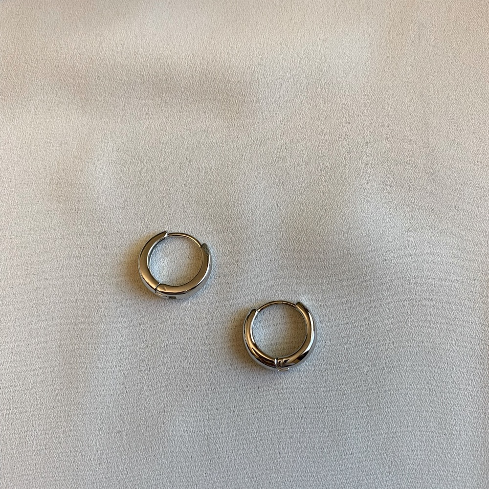 [🍍2 for $22] Simple Mini Silver Hoops